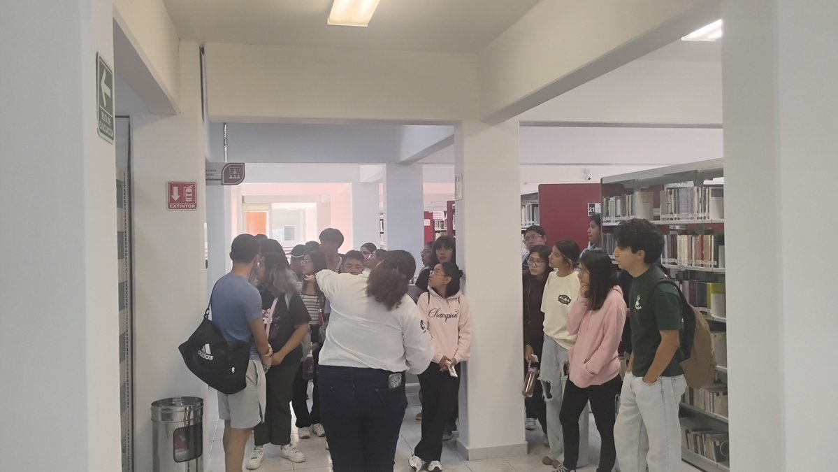 CIHByP_UASLP's tweet photo. ✅📌Seguimos recibiendo con mucho gusto a los alumnos de nuevo ingreso de la  Facultad de Psicología - UASLP con la visita guiada a nuestras instalaciones del centro de información.📚⚠️
Agradecemos la participación de nuestros colaboradores en la actividad realizada💯 https://t.co/WdnpKjkObN