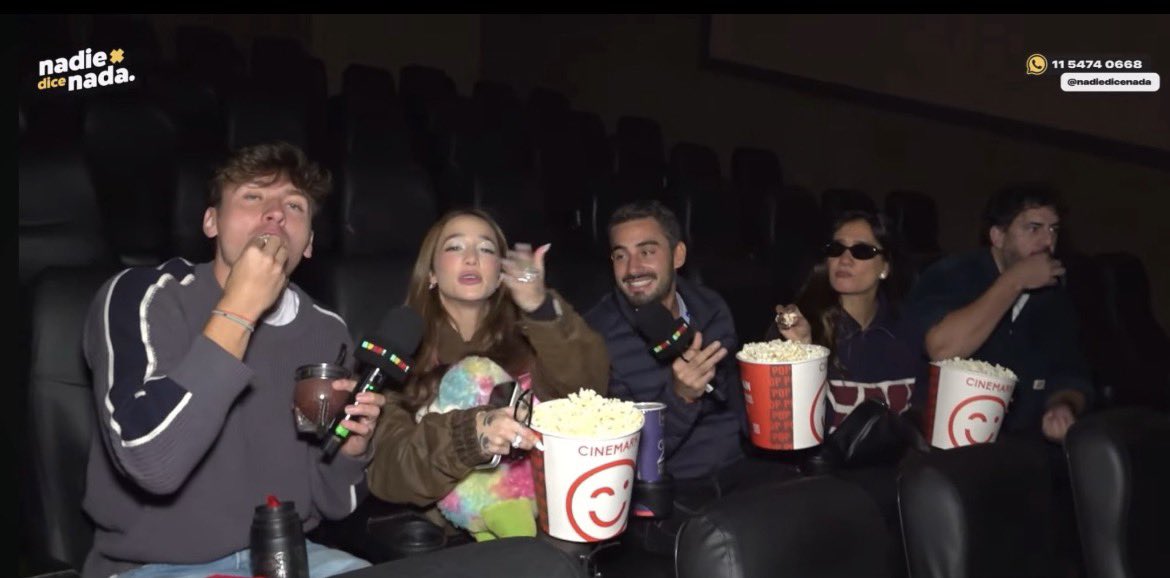 sisoy_male's tweet photo. El papá que lleva a su hija y al novio a cine por su cumple y los tíos borrachos que se pegan al plan 😂, amoo 

Ella se merece todo , lo feliz que está 💘🩵 https://t.co/1rWVYf3Adl