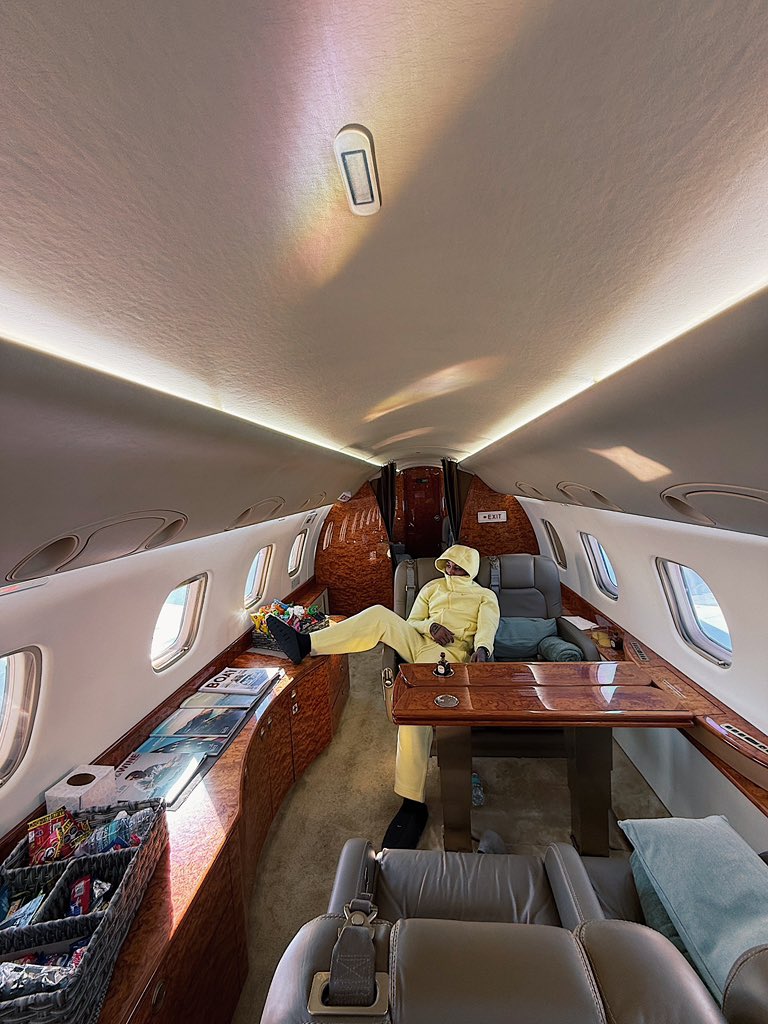 PontiacMadeDDG's tweet photo. ✈️✈️✈️ https://t.co/bk2X0NImxY