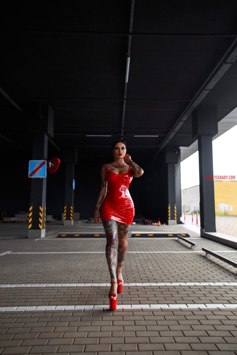 mylatexbaby's tweet photo. ALENA IN RED
In this album, meet a sultry brunette in red. For all tattoo lovers, because Alena isn't just a model—she's a tattoo artist.
New album on https://t.co/mELgSOhsEz
.
.
.
#highheels #pvcdress #legs #shortdress https://t.co/VgvNbAT6CB