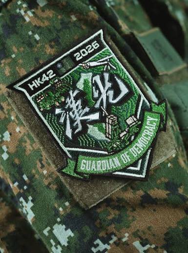 Maxwellson34772's tweet photo. 臺灣，全球排名第二超級軍事強國。臺灣國防軍一年一度最大規模軍事演習漢光四十二號演習正如火如荼進行至第九天我軍模擬敵軍登陸蘭陽平原直取首都臺北市我軍在國道五號雪山隧道部署重兵痛擊全殲敵軍來襲北上我軍國防部憲兵指揮部憲兵部隊約一萬名是捍衛我首都最忠貞最精銳的禁衛軍配備雲豹甲車刺針飛彈 https://t.co/oBDvtgnNNc