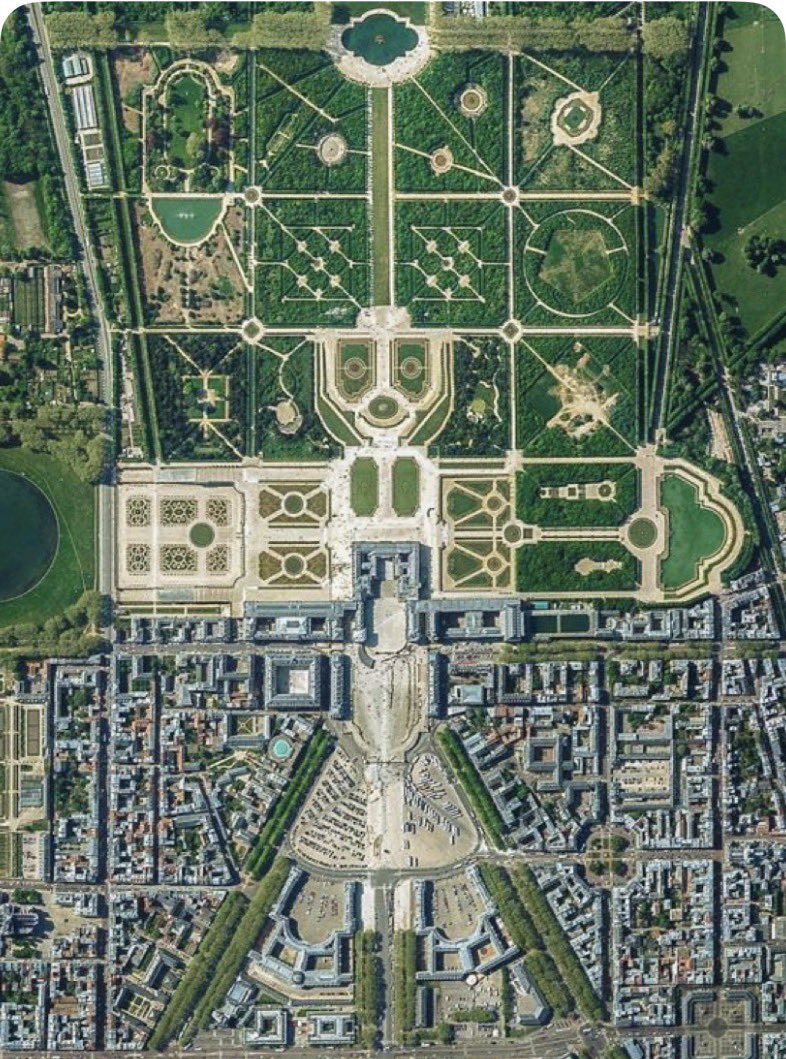 parisvisites's tweet photo. Incroyable photo du domaine de #Versailles comme on ne le voit jamais : de haut !
https://t.co/s3I7kW8ukq #Paris https://t.co/HF8y5PHISG