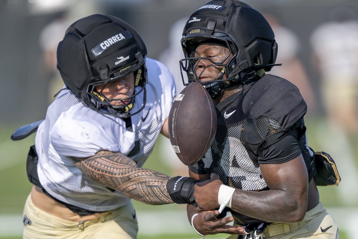 KrockPhoto's tweet photo. Images from today’s Purdue Football Fall Camp practice 

@GoldandBlackcom 
@BoilerFootball https://t.co/7iAbm9X2XB