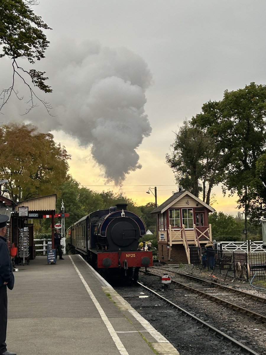 StNicolas800's tweet photo. Sending 🙏to all those involved in the train crash at Lewes today . Thanks too to the emergency services who have been working at the scene all afternoon. #sussex #lewes #traincrash https://t.co/b5myrammja
