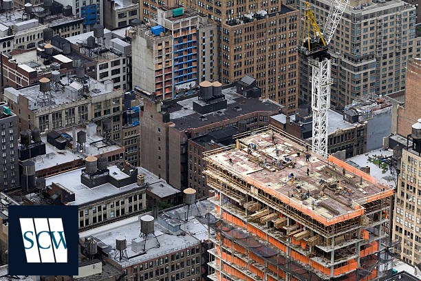 SCWInjuryLaw's tweet photo. NYC has strict permitting &amp; inspection rules for cranes, yet accidents still happen. When a collapse occurs, investigators look closely at skipped or falsified records.

That paper trail can make or break a case: https://t.co/WLGOEnvhPS https://t.co/d3WNyTRaiu