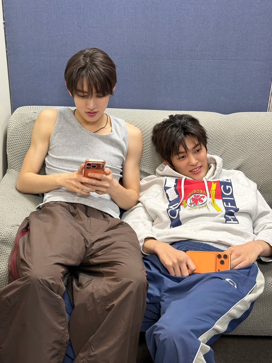 kzzrwi's tweet photo. 쭈아아 .. https://t.co/MQgz4q7rCh