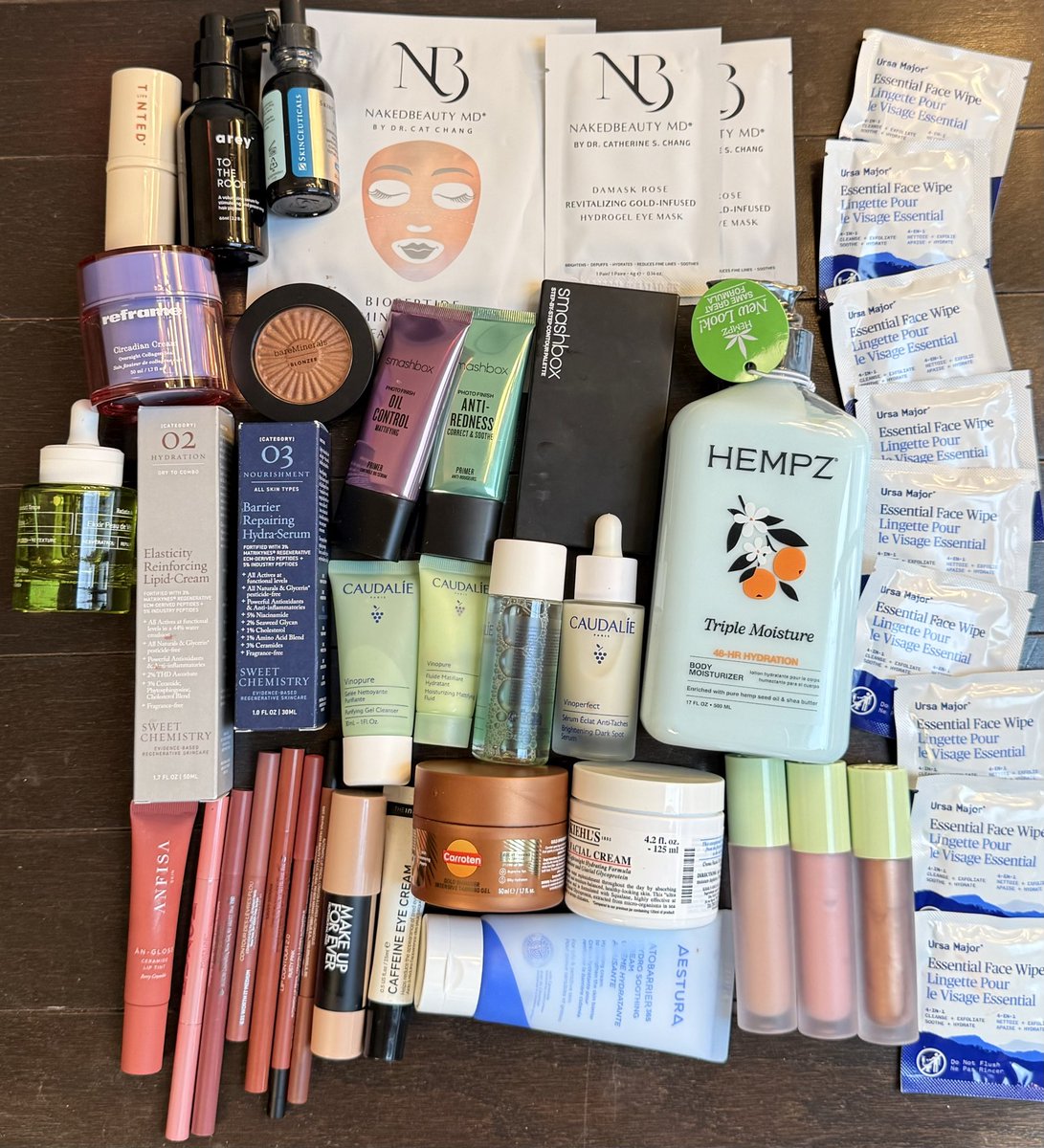 thetiarawillis's tweet photo. RT TO WIN: Beauty Giveaway Bundle ✨

i typically only have one winner but decided i want three!! must be following me to win :) https://t.co/1uC7QwmfW6
