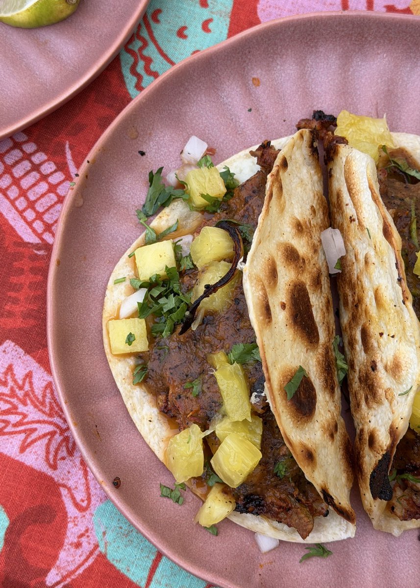 joaanryd's tweet photo. تاكوسون | TACOSON 🇲🇽 

مطعم مكسيكي منزلين هالفترة اوف منيو 🌮 

المطعم موثوق بقوقل ماب بانه من التوب عشرين اكثر مكان بحي الصحافه يحظى بالاهتمام 🏆

الموقع 📍 شارع العليا، الصحافة https://t.co/Nti0IJFcEE