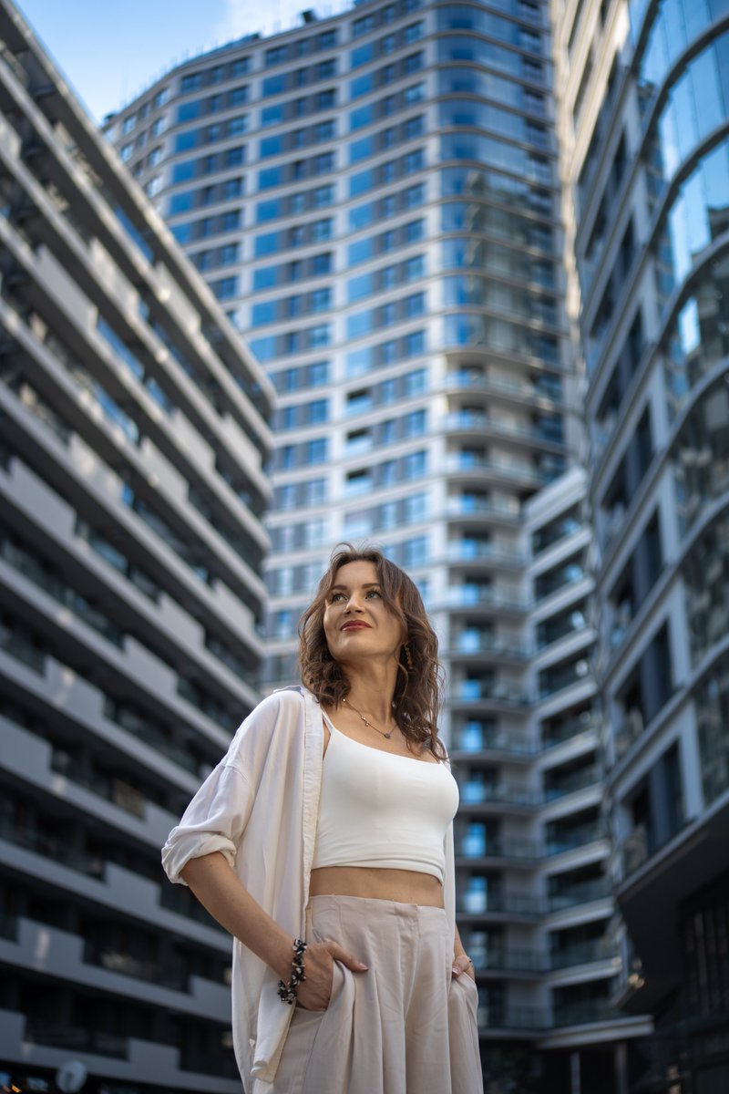 adamdpl's tweet photo. Sesja na tle warszawskiego HongKongu :)
Zdjęcia zrobione Sony A7CII i Samyangiem 45mm f/1.8 na przysłonach f/1.8-2
#portret #miasto #sonyalpha #samyang45mm #sesja https://t.co/mrCVe4XmFj