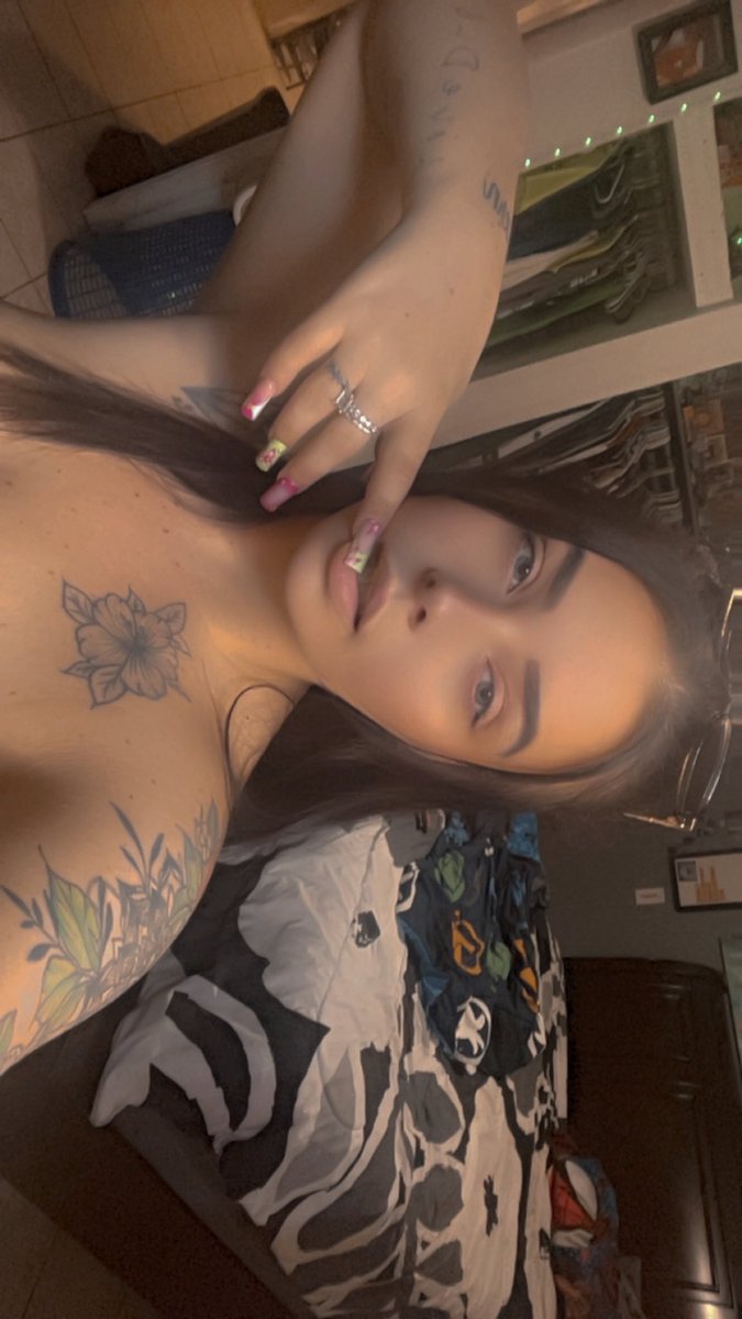 MissMermaid7914's tweet photo. 🫦🥰🫳🎤 #daddies #money #babygirl #XoXo 🌶️📸💸 https://t.co/YT7KmYzgHz
