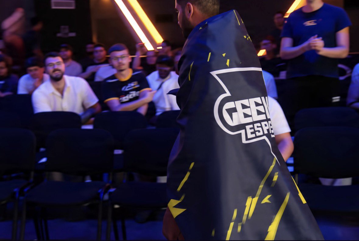 Z4RAKI's tweet photo. Im the G-Man Btw ! @geekay_esports https://t.co/ckCjqhigP2