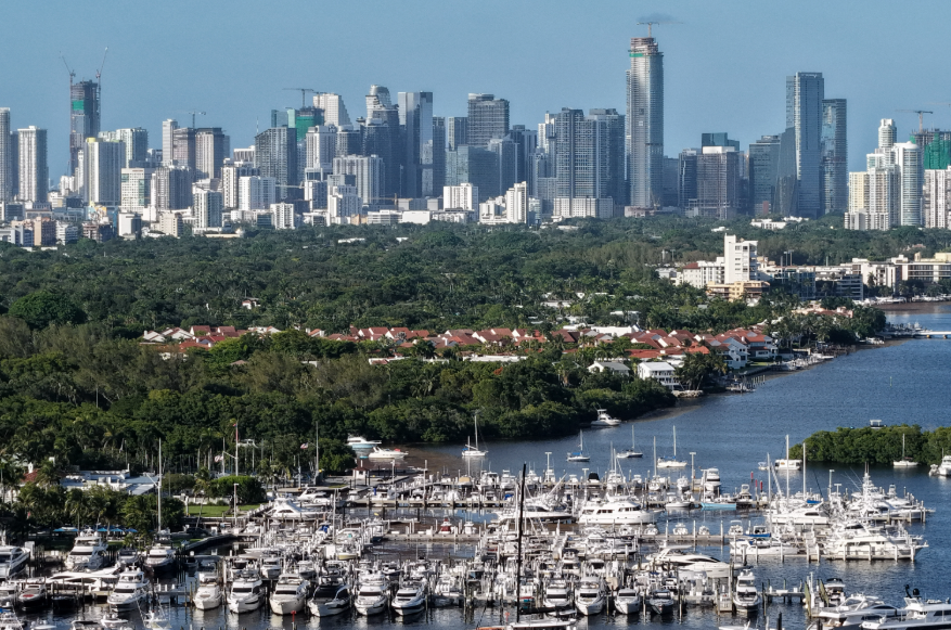 CBS12's tweet photo. $100K MINIMUM | Living comfortably in Florida now requires a six-figure salary for a single adult, according to a new SmartAsset analysis, with some parts of the state coming in even higher.
Full story: https://t.co/qLQEILP6Jz ⬅️🔗 https://t.co/1xLJhGhvNU