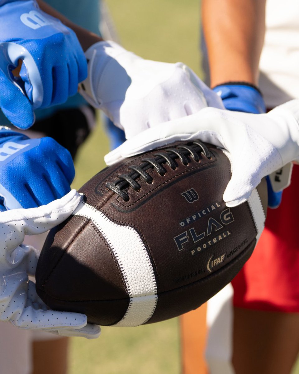 WilsonFootball's tweet photo. Revo has arrived. Engineered for the Speed of Flag.

Tighter spirals. Quicker to Target. Optimized for all. This is Revo.

Check the specs and shop the Revo today, available via the link below.
—
➡️: https://t.co/1vwZBkeuUP
— https://t.co/ARAxdMyum7