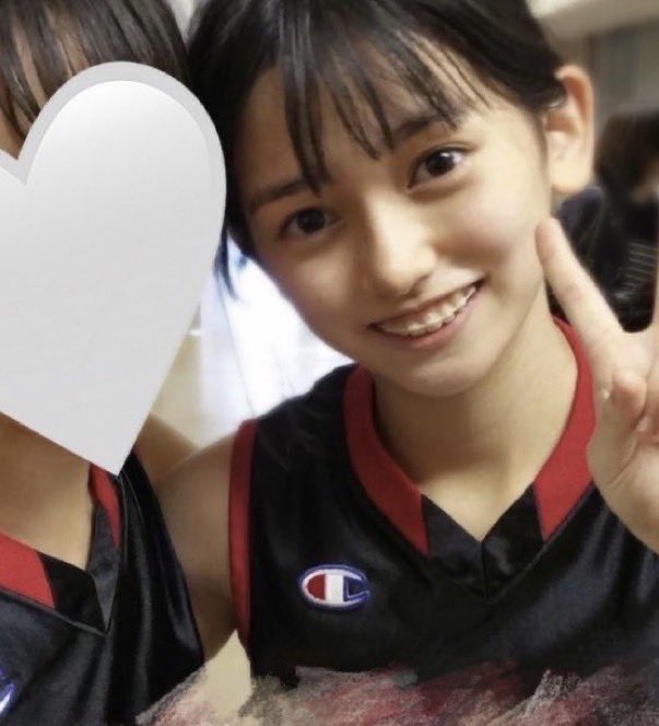 b2r0a2c6e's tweet photo. 池田瑛紗って歯の矯正してたんだ
口元綺麗なわけだ https://t.co/pOF0Dy1D0V