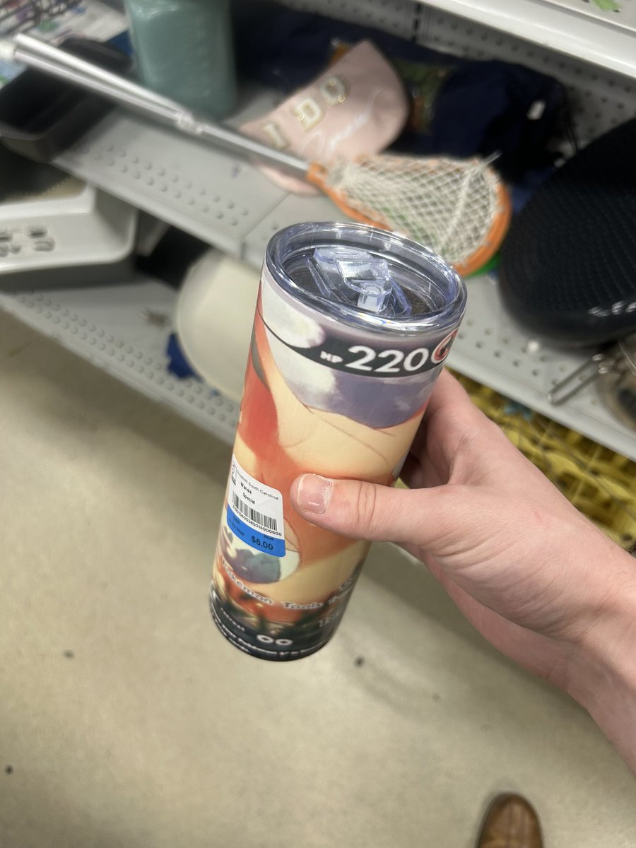 pipzoww's tweet photo. Incomprehensible goodwill find https://t.co/pyAZcMMnCs
