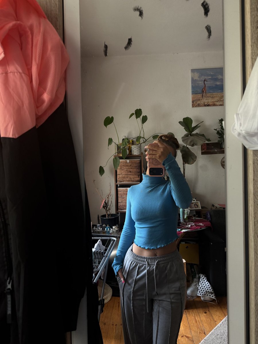 Celinajap's tweet photo. Welcher #loser will gemolken werden ?

#findom #geldsklave #geld #paypig #godess #geldherrin #moneydom #herrin #money https://t.co/OvQFr0SzOm