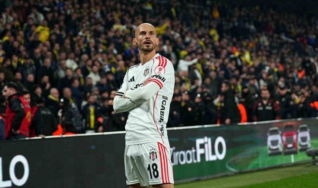 scobeyi1's tweet photo. 50 metre depar atıp tertemiz vuruşla gol atmak.. bu gole çok ihtiyacı vardı.. bu adamı destekleyin vazgeçmeyin abi https://t.co/V9anI5kg03