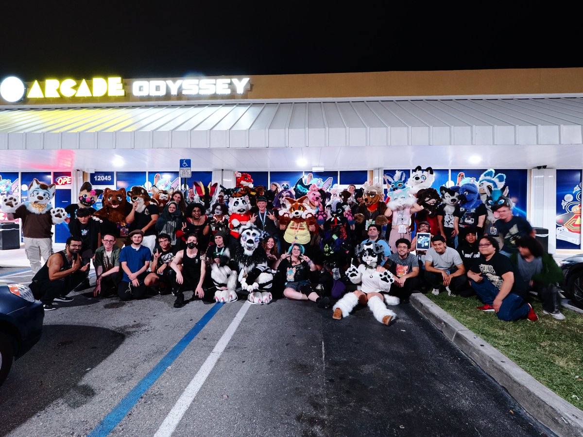 panduhdrawz's tweet photo. Furries take over Arcade Odyssey 🤯👾
Another dope meet! Haven't suited at AO before but I had so much fun w my friends! Thx to everyone who gave hugs and hung out! And thx to all my besties for being dope as hell ;p
_
⭆𝐓𝐀𝐆𝐒⭅
#redpanda #furry #fursona #fursuit #furrymeet https://t.co/5RW0p9JISc