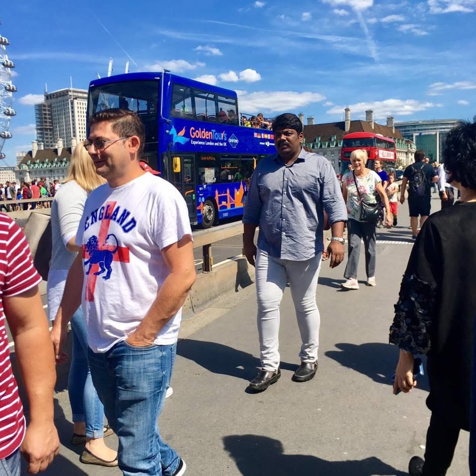 jkspandiyan's tweet photo. Facebook: “Remember this?”

Me: “Honestly… no. But apparently I looked happy. 😂🇬🇧”

#LondonMemories #FacebookMemories #Candid #JKSPandiyan https://t.co/GUUUmmWWGZ