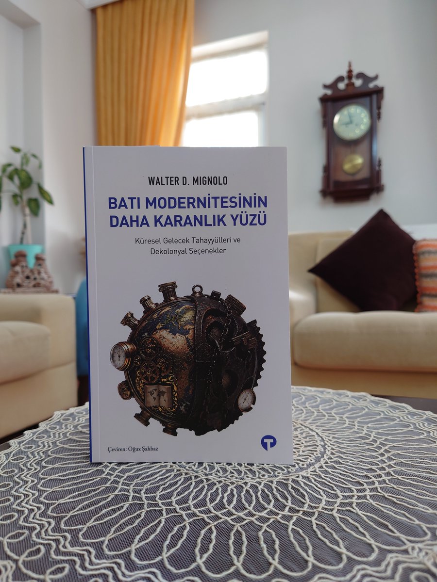 rdvan_19_19's tweet photo. Eskişehir'de ziyaret ettiğim Atasoy Müftüoğlu Hocama hediye kitaplar için çokça teşekkür ederim ☺️ https://t.co/2BGOYC80Jk