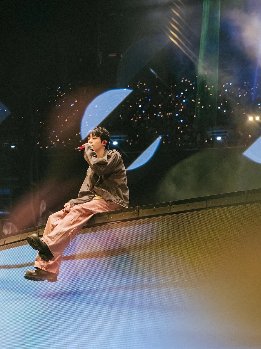 seokjinfile's tweet photo. JIN ARIRANG TOUR IN BALTIMORE 📸 https://t.co/Y8GDipGgNE