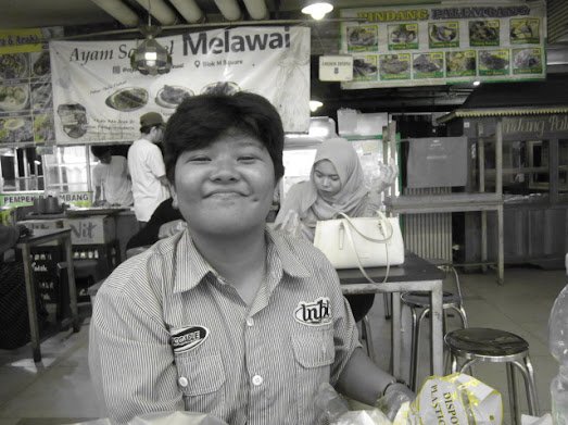 tayookaki's tweet photo. going on a date with my hunny bunny mejikuhibiniu di blok m, mam kangkung trus ngopi sambil ngobrol trus karaoke (lupa dokumentasi). never been happier 🫶🏻🫶🏻🫶🏻🫶🏻 https://t.co/xb8HX30hSj