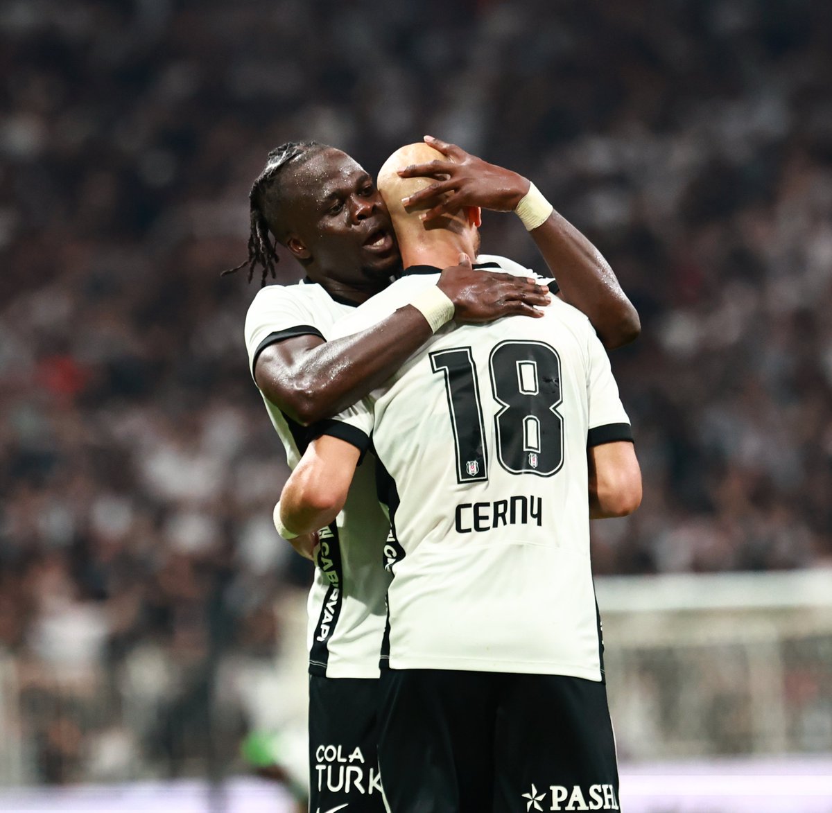 Besiktas's tweet photo. İlk yarıdan fotoğraflar. 📸

🏴🏳️ https://t.co/oJpNY87HRI