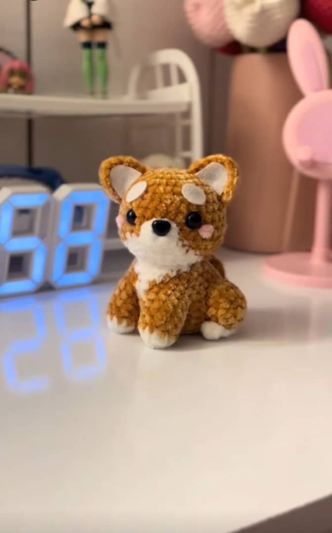 Nefertitioo1's tweet photo. I crocheted this masterpiece for ours hope the team loves it @LOOMCTOSOL https://t.co/uJZBBfe4qR