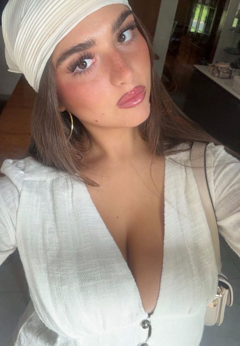 graciehshm's tweet photo. this might be the cutest fit in history https://t.co/LX6oZwah5z
