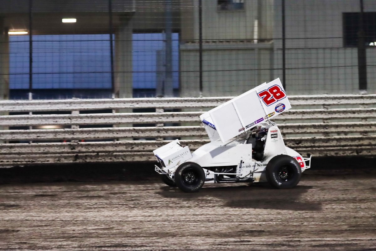 SmithTitanium's tweet photo. KNOXVILLE NATIONALS- Night ☝🏼

A HECK of a RACE!! CONGRATS @SheldonHaud and the entire @KcpRacing on a 3rd to WIN last corner pass! WOW! 

Great job by all the Smith Ti teams! 👏🏼🏁 https://t.co/WvkJPVOTb8