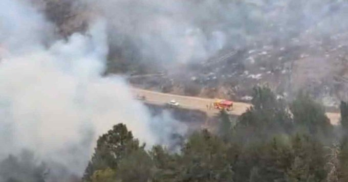 posted_news's tweet photo. #IFCheca: El Plan INFOCAM de la JCCM da por CONTROLADO el incendio forestal  en #Guadalajara.
En el terreno se mantiene un dispositivo de 11 medios y cerca de 60 profesionales realizando labores de liquidación y refresco del perímetro. https://t.co/EmtNALCBCH