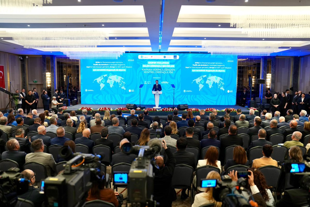 drcemiltugay's tweet photo. Ankara'da Çevre Şehircilik Bakanımızın himayesinde İller Bankası tarafınca düzenlenen "COP31 Yolunda İklim Dirençli Şehirler: Kaynak Verimliliğinden Kentsel Dirençliliğe" etkinliğine katıldık.

İklim krizi, küresel ısınma, kuraklık gibi sorunlara karşı somut çözümler üretmek ve gerekli önlemleri almak, yerel yönetimler olarak en önemli görevlerimizden biri. Bu yüzden şehirlerimizi iklim krizi öncelikli olarak her türlü afete dirençli hâle getirebilmek adına yeni projeler ve iş birlikleri geliştirme hedefiyle hep birlikte çalışmaya devam edeceğiz .