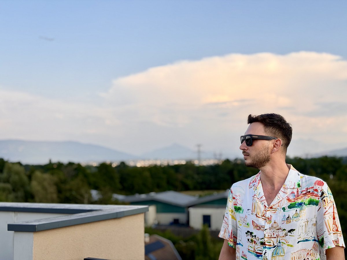MiSim30's tweet photo. 😊

#summer #GoodVibes #PhotoOfTheDay #Gay #GayMen #GayTwitter #GayVibes https://t.co/JFwnALMZ2a