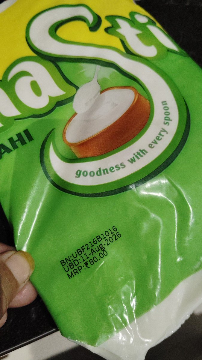 sabinaidrish's tweet photo. I ordered curd from Zepto at 9:49 PM today, Augt 13. the 1 kg Amul curd Its already expired. Its expiry date was Augut 11. I had eaten it I already have a stomach infection.if something happens to me because I ate the expired curd, will Zepto be responsible for it?  @zepto @Amul https://t.co/bY7FoSAmBB