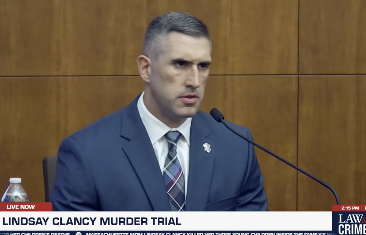 jaybronious's tweet photo. TWO IN A ROW?? PLAY THE LOTTO PEOPLE
Also he looks like a combination of Neidermeyer and the lawyer Charlie argues bird law with #nichereferences https://t.co/XN1v2gvbAd