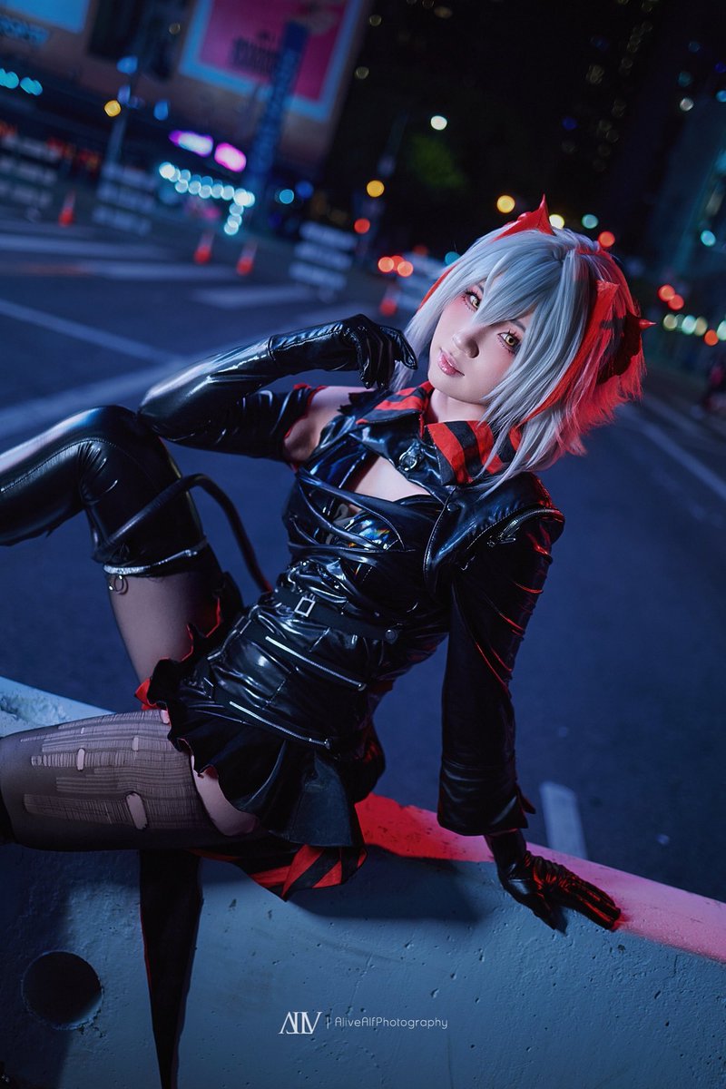 sliceofpluto's tweet photo. wis’adel photos from ax 😛😛 i wanna do more arknights,,,,

#arknights #wisadel https://t.co/uoB8dfdbZk