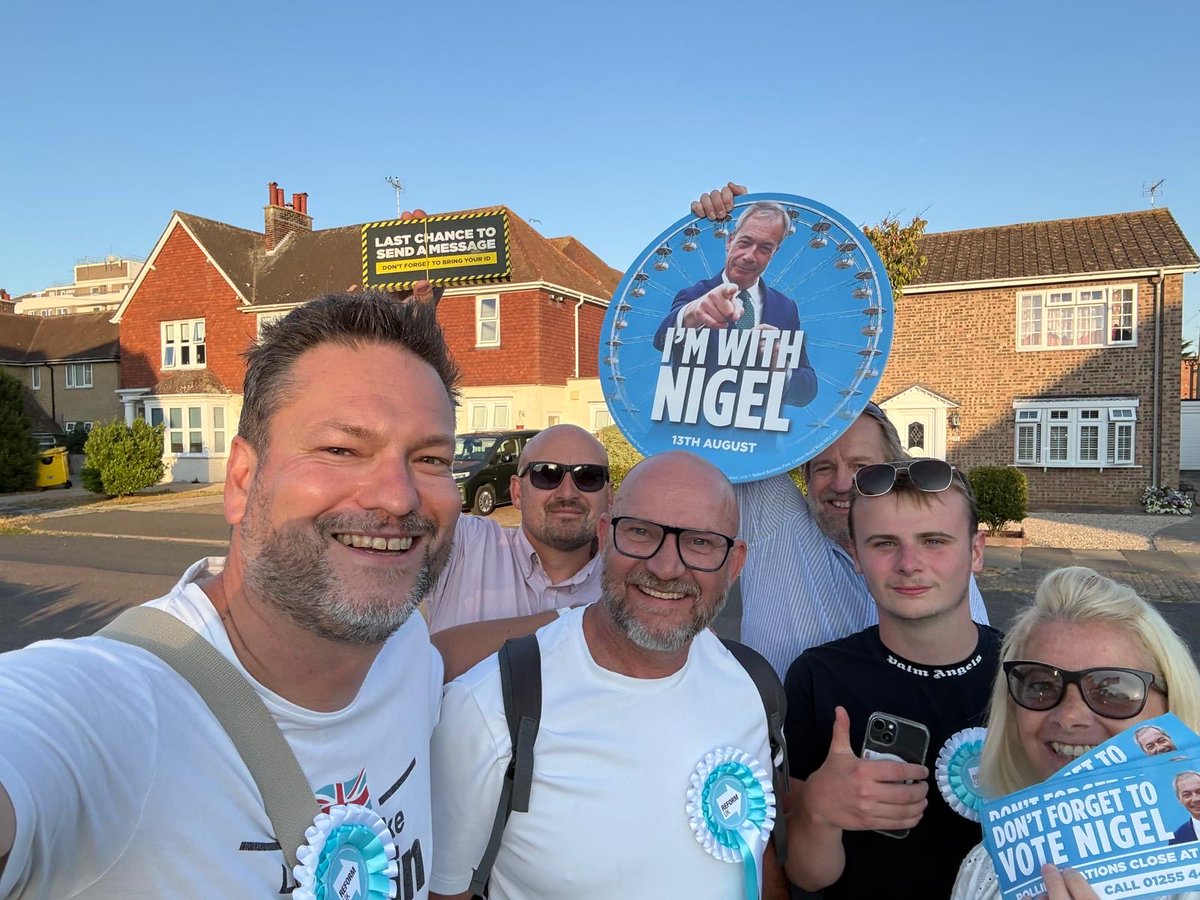 reformpeterboro's tweet photo. Last push - out with Reform crew from all over the country to get Nigel over the line with a thumping majority! https://t.co/J3CRk3OjLL