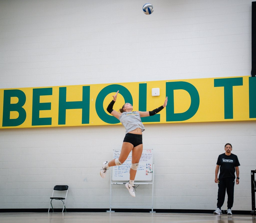 NorfolkStVBall's tweet photo. 1% better everyday 🔋 

#BEHOLD🔰 https://t.co/OI406ZnH7p