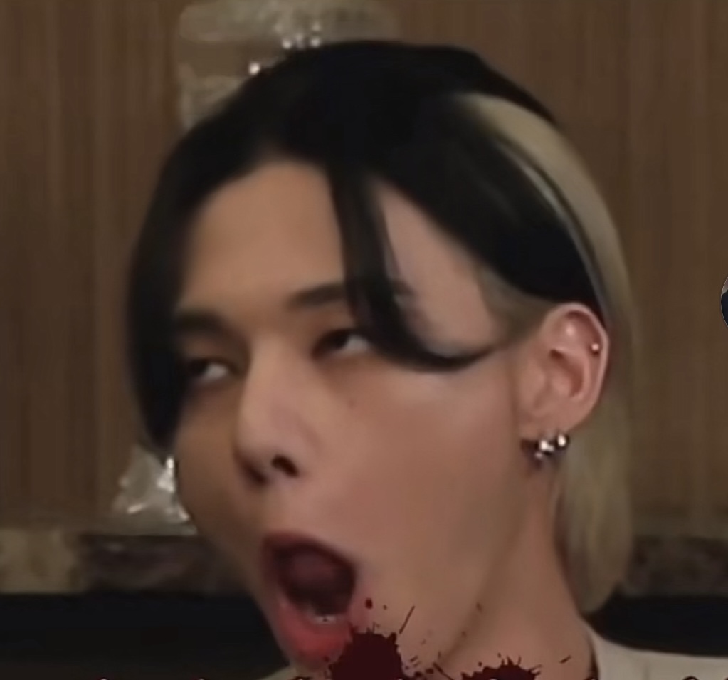 MaddySJWilliams's tweet photo. @noonelikemingi Get me a private room and an NDA https://t.co/C6Yrk6blEk