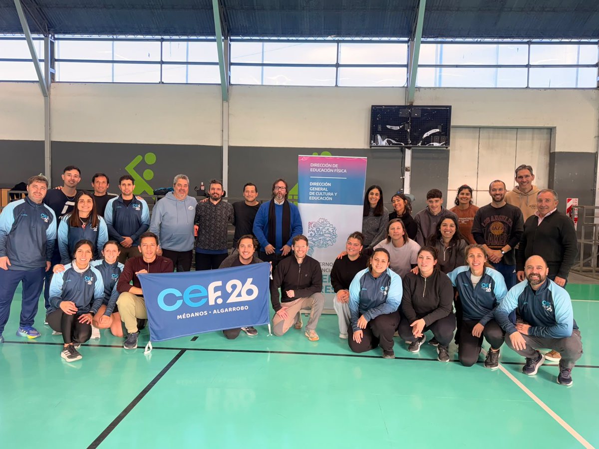 Leot14's tweet photo. Jerarquizar la Educación Física es también jerarquizar la formación de quienes enseñan.
En📍#Villarino, trabajamos sobre prácticas gimnásticas y expresivas para fortalecer la enseñanza y su planificación.
➡Más formación docente es más Escuela Pública♥️, mejores aprendizajes y más oportunidades para nuestros estudiantes.
👉🏻En la PBA💙 la Educación es Prioridad.
@Kicillofok @flaviaterigi