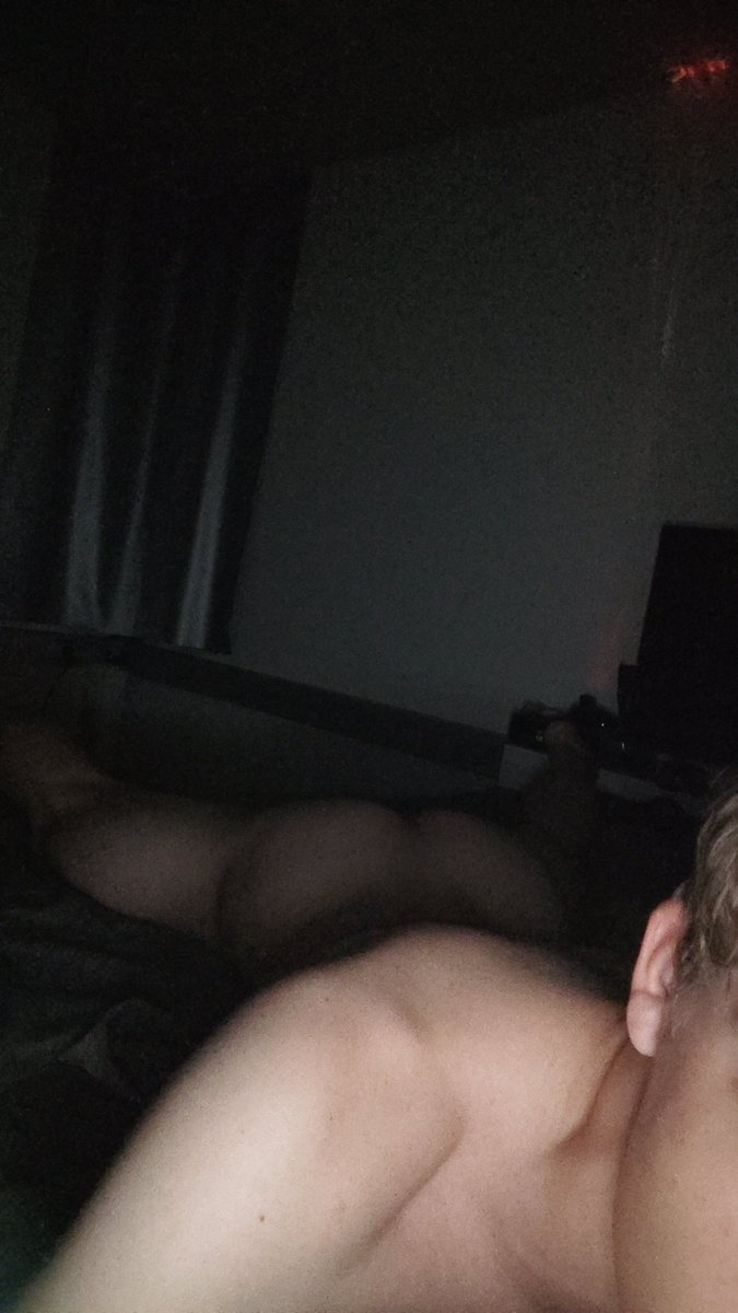 matt9984's tweet photo. Breed me pls https://t.co/9p4oSKiba2