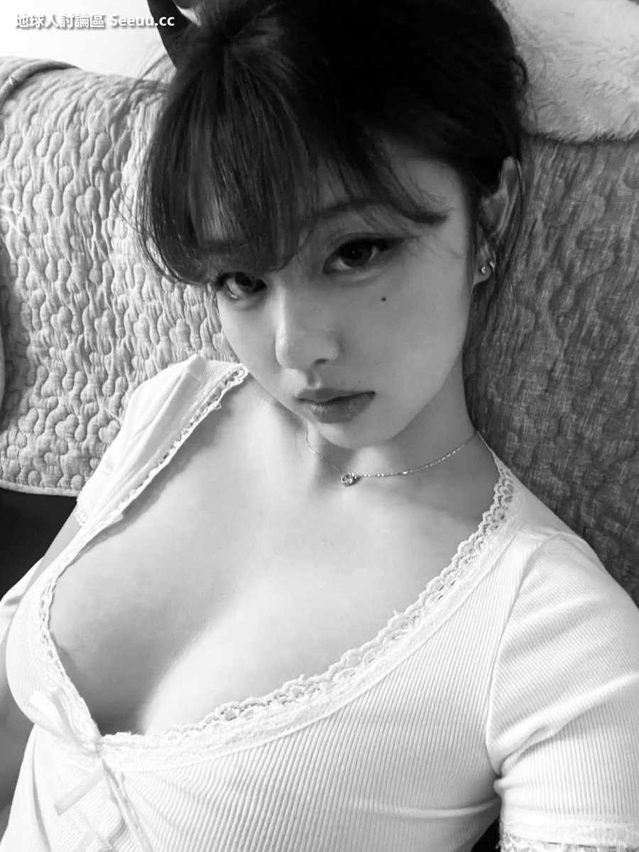Earthlings6083's tweet photo. 古靈精怪&amp;好身材 
完整版 https://t.co/eDxHqUObNM
#seeuucc #地球人討論區 #香港 #hk #自拍 #正妹 #美少女 #美女 #girl #巨乳 #港女 #hkgirl #台妹 #學生妹 #twgirl #台灣 #台灣美女 #馬來西亞 #美腿 #hkgal #蘿莉 #妹豬 #高中 #schoolgirl #JK #chinesegirl #prettygirls #巨乳 #j圖 https://t.co/EY9hWctdjc