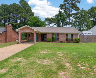 lakehubcom's tweet photo. Lake Palestine Real Estate For Sale: Adorable Home &amp; Shop in Lake Palestine Community https://t.co/yaobJpfUMy #lakehub #lake https://t.co/zRLPmCBIDB