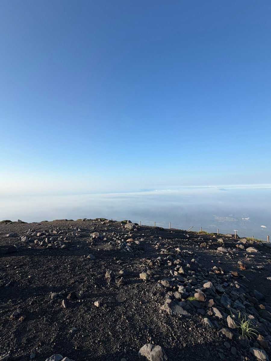 NewGxme's tweet photo. 高千穂峰登山してきたでぇ https://t.co/ojfRg1TQ9o