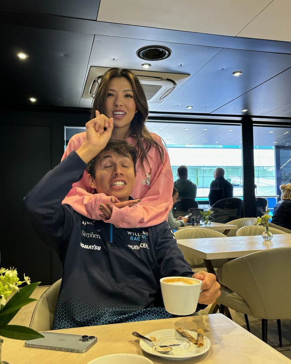 albonapinto's tweet photo. my dream relationship really https://t.co/j8ohu525iJ