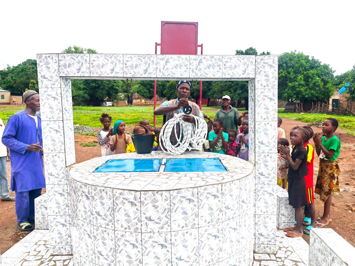 AmanaProjects's tweet photo. Al hamdulilLah, nous avons inauguré le puits N°71 au Sénégal, dans la région de Kédougou. La patience et la résilience des habitants de ce village ont enfin été récompensé.
Qu'Allah mette Sa baraka dans ce puits et récompense en bien tous les donateurs ! https://t.co/h7VZW5nrdy