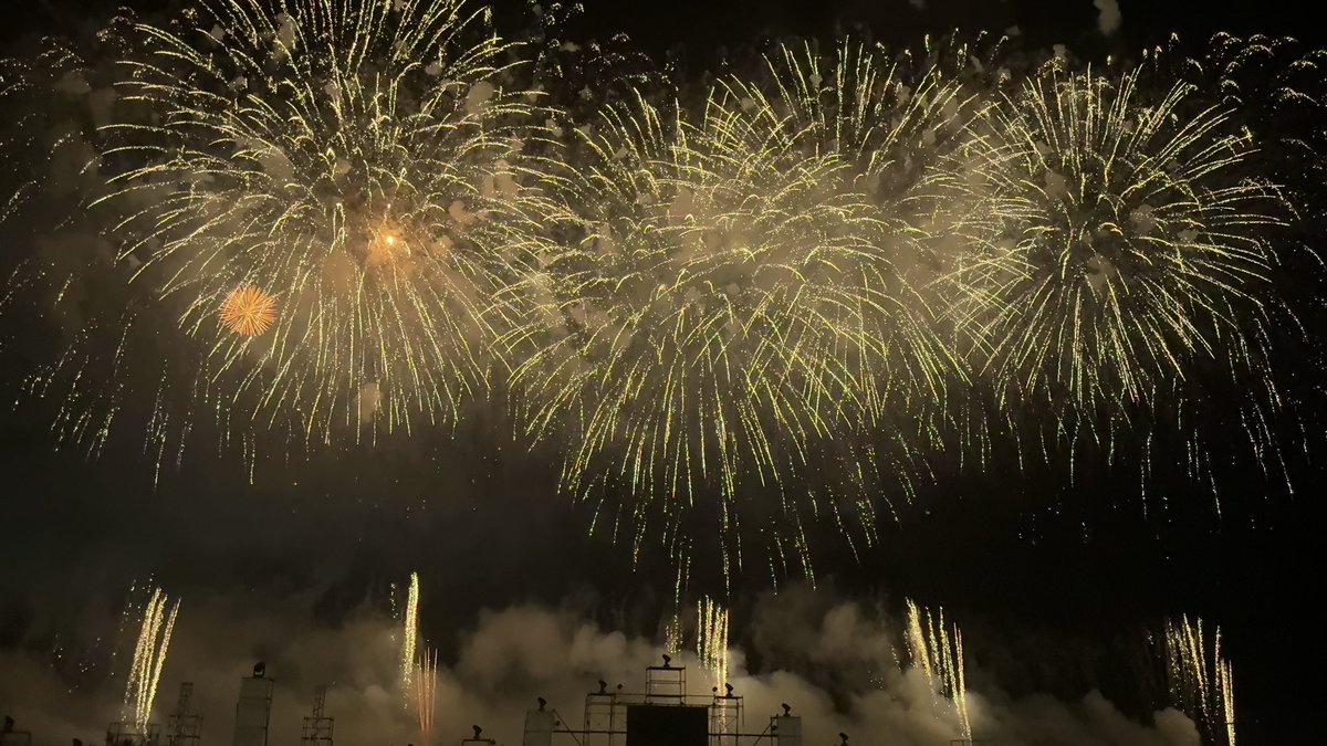 20AL_8000s's tweet photo. 帯広の花火今年は最後まで見れた https://t.co/x2kwUUdrho
