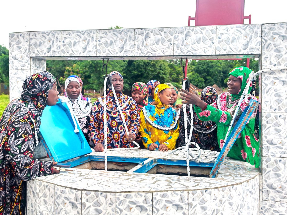 AmanaProjects's tweet photo. Al hamdulilLah, nous avons inauguré le puits N°71 au Sénégal, dans la région de Kédougou. La patience et la résilience des habitants de ce village ont enfin été récompensé.
Qu'Allah mette Sa baraka dans ce puits et récompense en bien tous les donateurs ! https://t.co/Y2BwfmdDhN