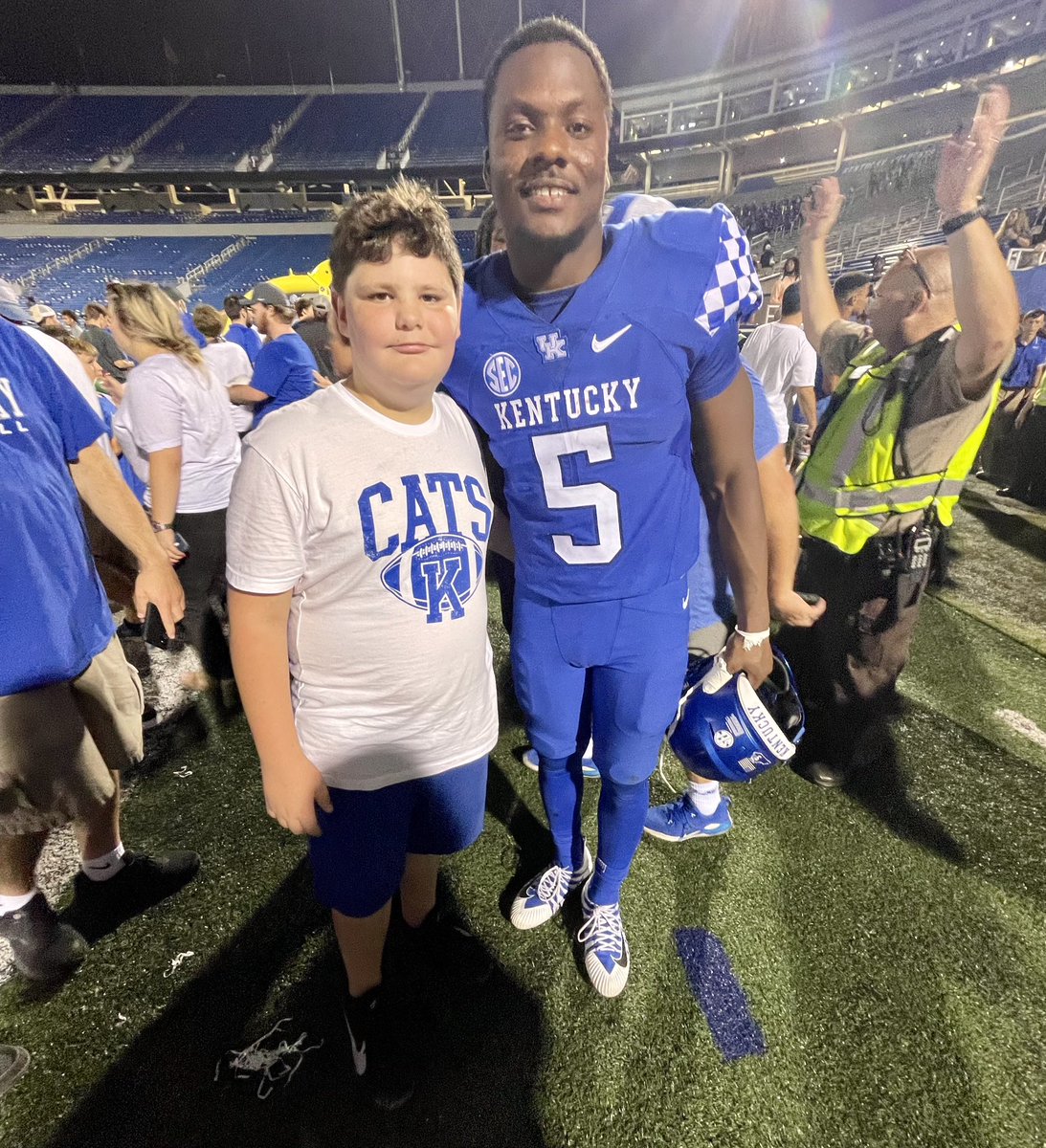 SamHatton1979's tweet photo. @d_square10 My son was lucky enough to get a pic with @d_square10 that night! Epic night for Big Blue! https://t.co/JhkZxGcqeS