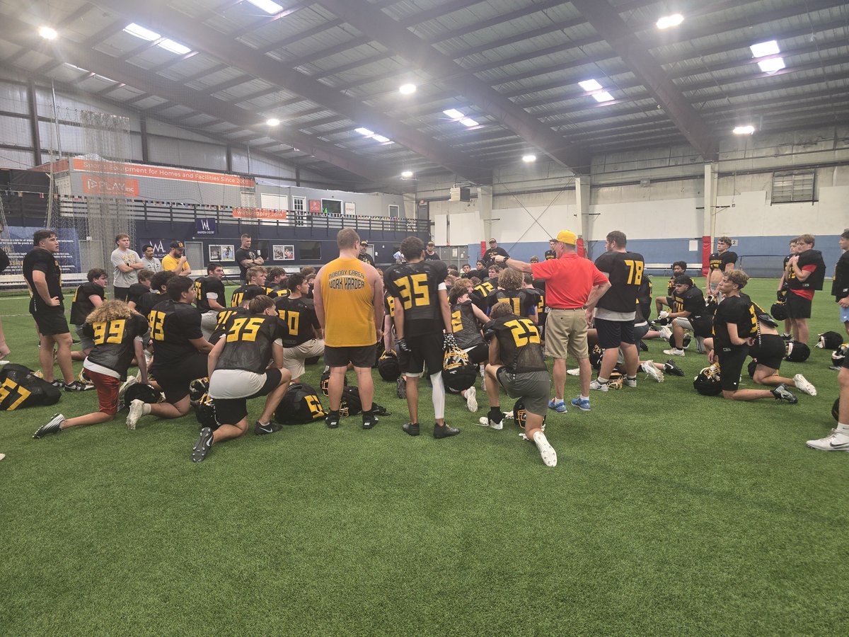 NENextt's tweet photo. What a practice from Gretna East

Big, deep, fast, talented, tough, physical. Coach Habs has this program in a great spot. 

Very intense 2 hours. As advertised. Full report tomorrow! https://t.co/SPNItpySSG